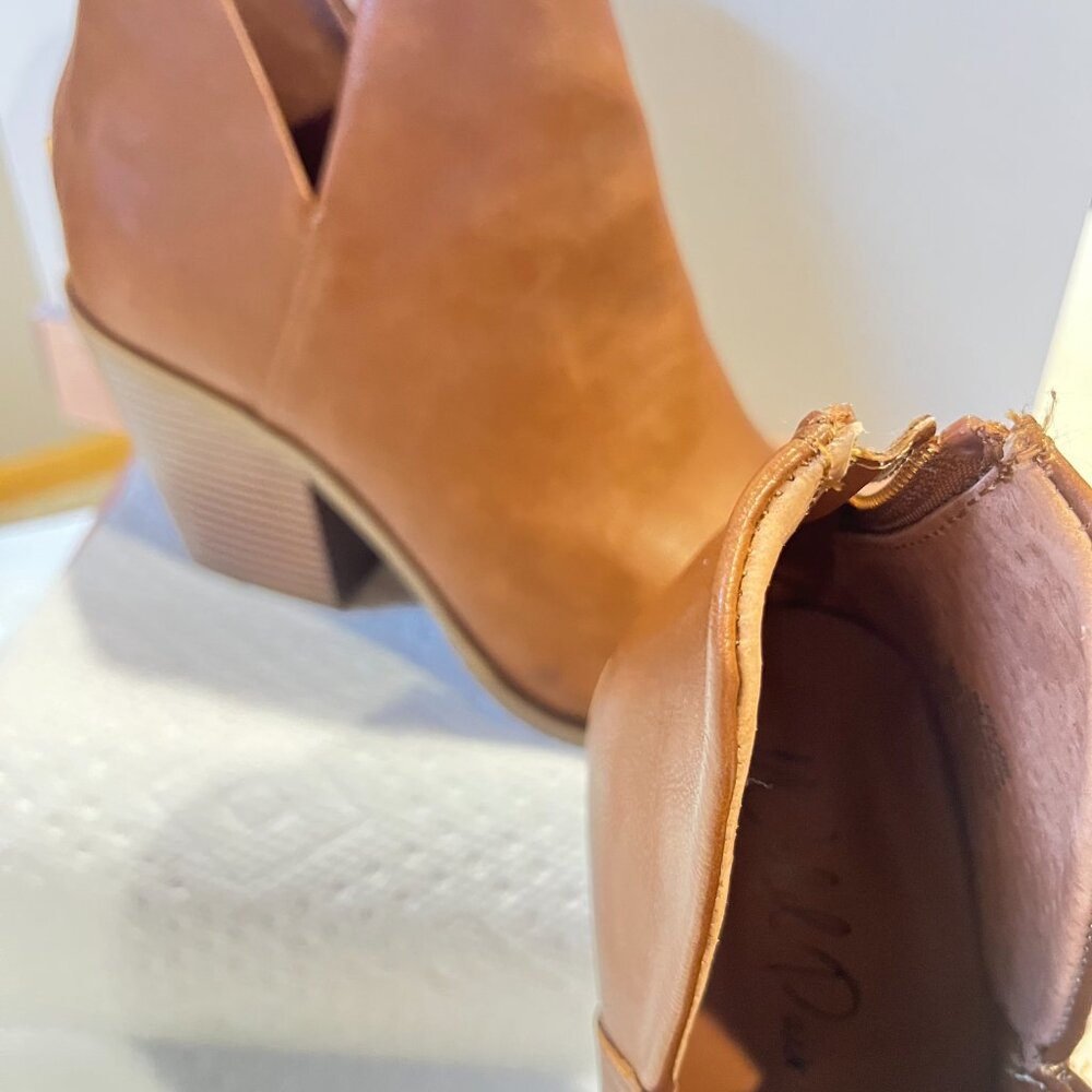 Wild Pair Women's Booties Size 9 NIB